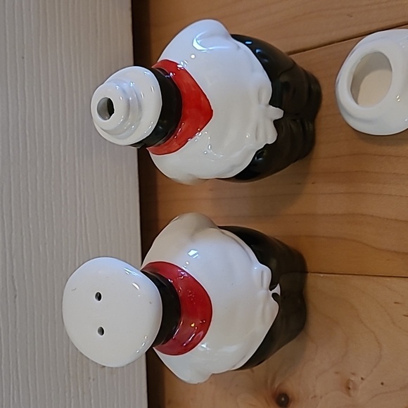 Vintage Readers Digest pizza chef salt and pepper shakers and 2 small bottles - Picture 5 of 7